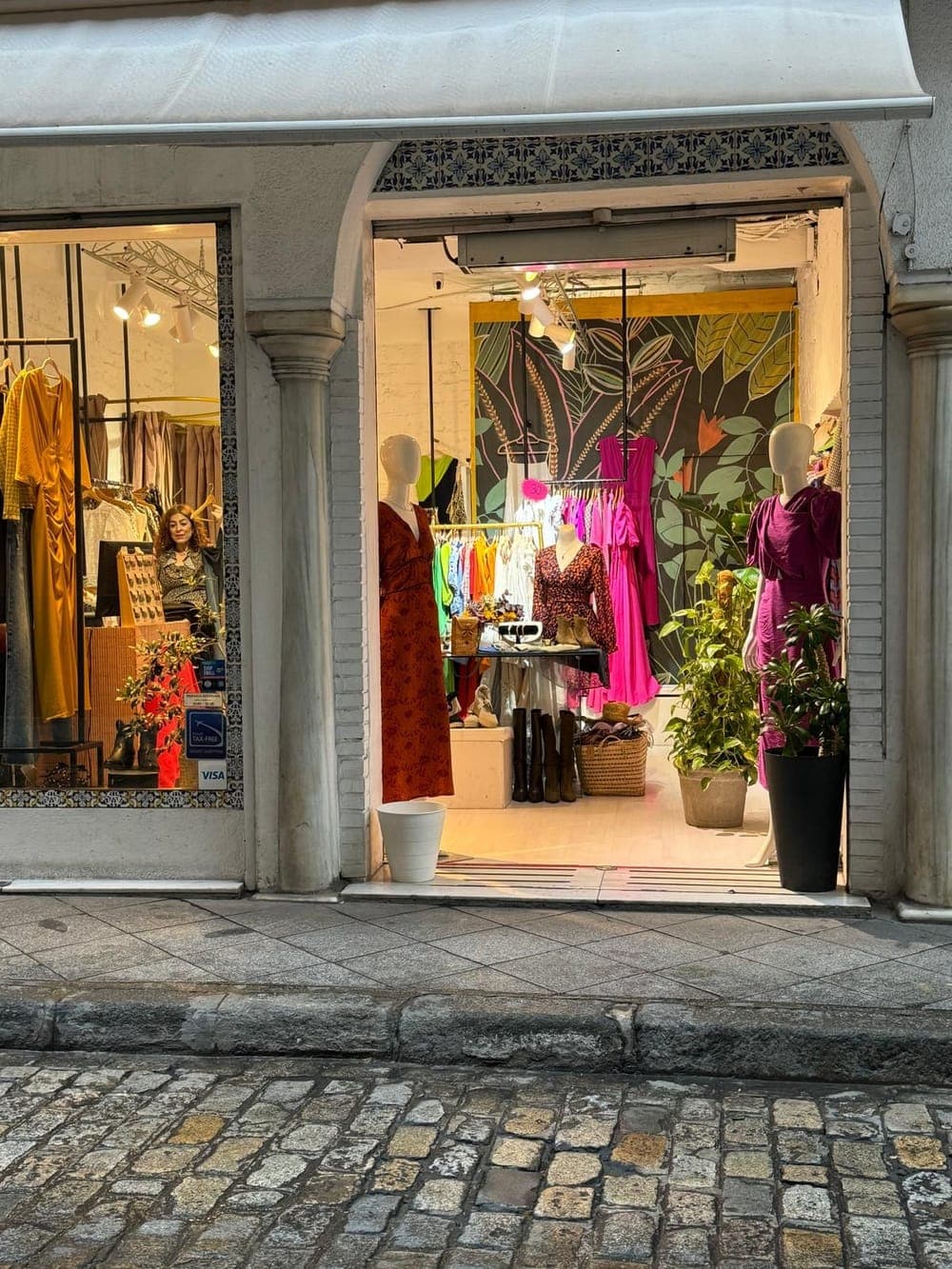 Tienda Flow — C/ Hernando Colón, 39 · Sevilla